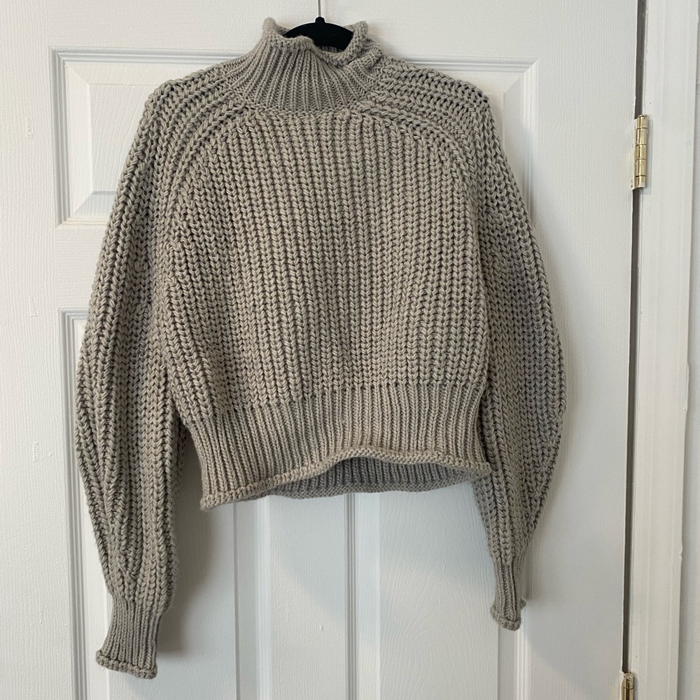 H & M turtle neck knit - gray